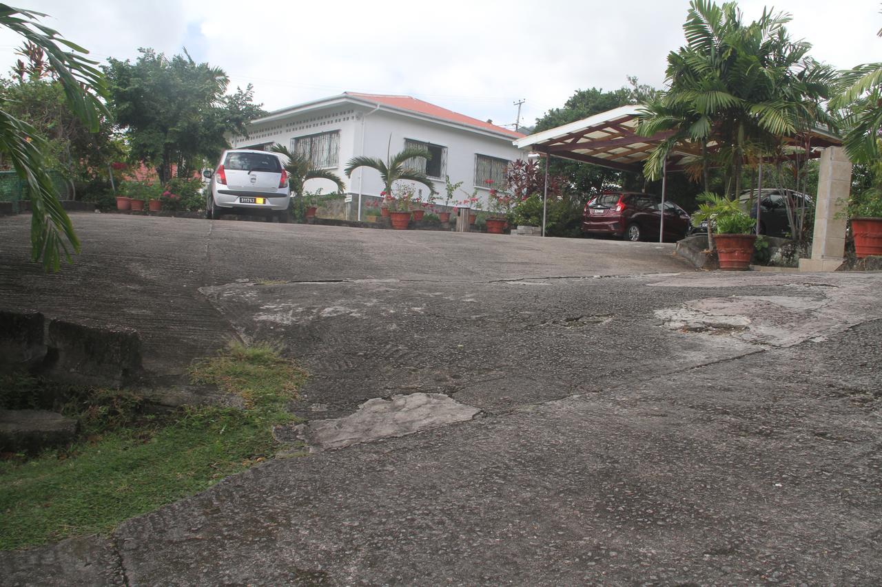 Daniella'S Bungalows Bel Ombre Luaran gambar